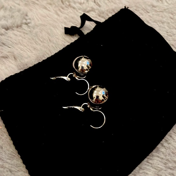 Silver earrings - Picture 2 of 2